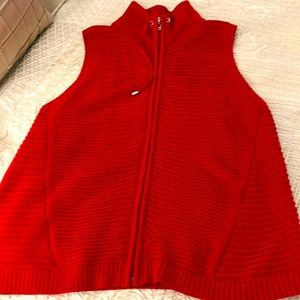 RED KNIT ZIPPERED SWEATER VEST